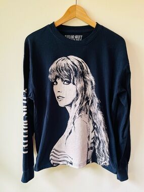 Taylor Swift Eras Tour Navy Long-Sleeve Official Concert Tee - Women’s M